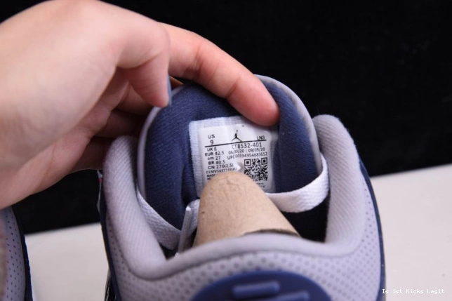 MIDNIGHT NAVYCT8532-401 JORDAN AIR 3 0801